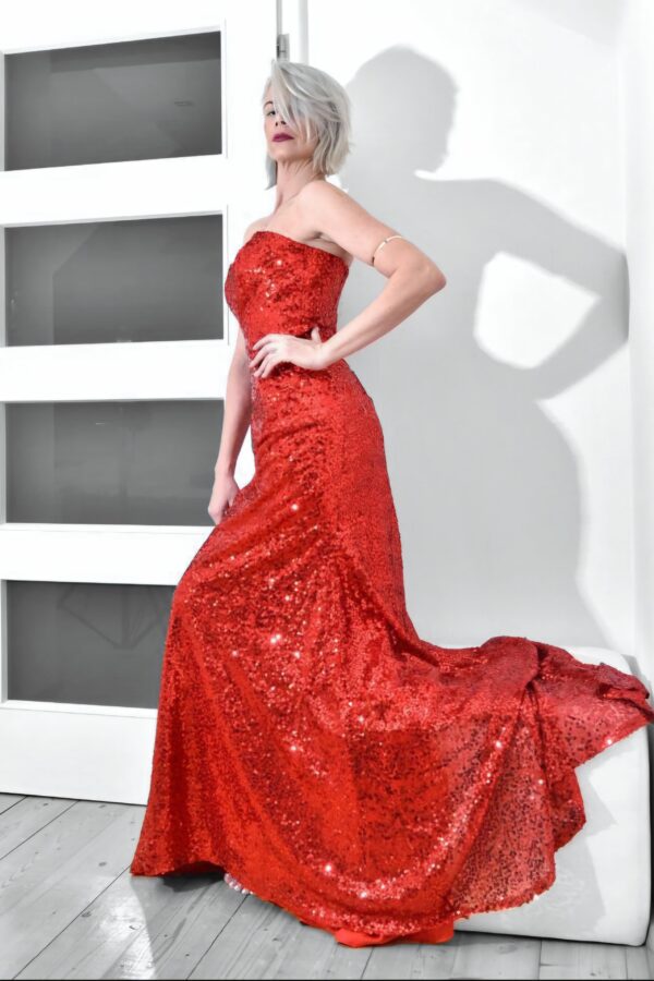 Red glitr gown - půjčení